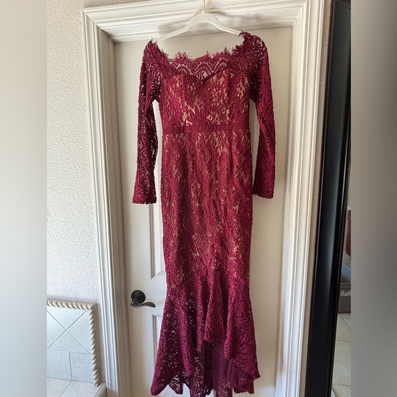NWT L'ATISTE Burgundy Lace Long Sleeve off the shoulder Dress - Picture 4 of 4